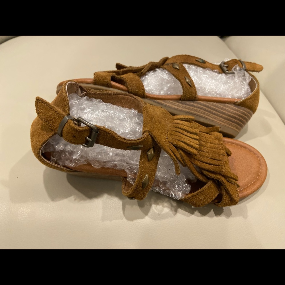 🤎 Minnetonka Suede Sandals🤎 NWOT🤎 - Picture 5 of 8